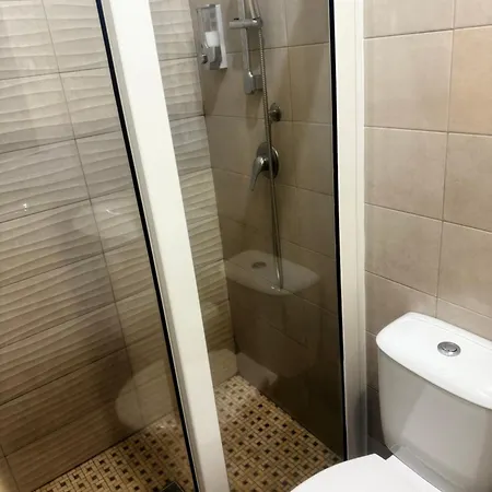 Garibaldi Guest house 4*