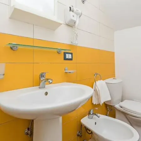 Garibaldi 3* Catania